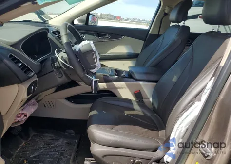 2019 Lincoln Nautilus Reserve z USA, uszkodzony, nr VIN 2LMPJ6L97KBL62451